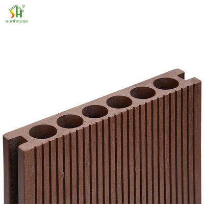 Καλή τιμή. Δοκιμαστικό πάτωμα από συνθετικό υλικό WPC ανθεκτικό στις ακτίνες UV σε απευθείας σύνδεση