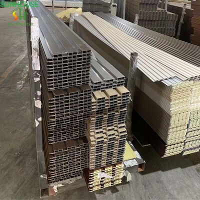 Καλή τιμή. WPC Wall Panel Εφαρμογή Εσωτερικού Εξωτερικού Τοίχου Εφαρμογή για Διακόσμηση Μοντέρνων Κτιρίων σε απευθείας σύνδεση